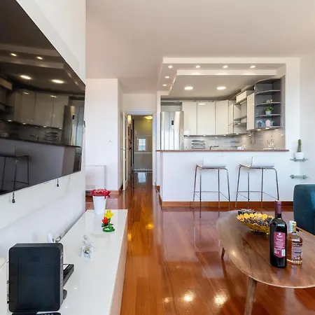 Otel Helios Znjan - Terrace - Free Parking *