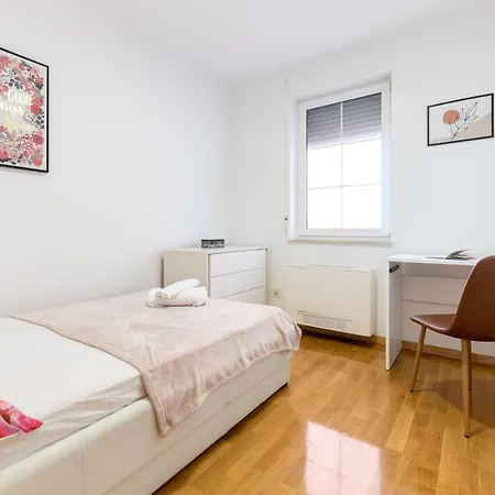 Helios Znjan - Terrace - Free Parking Hotel Split